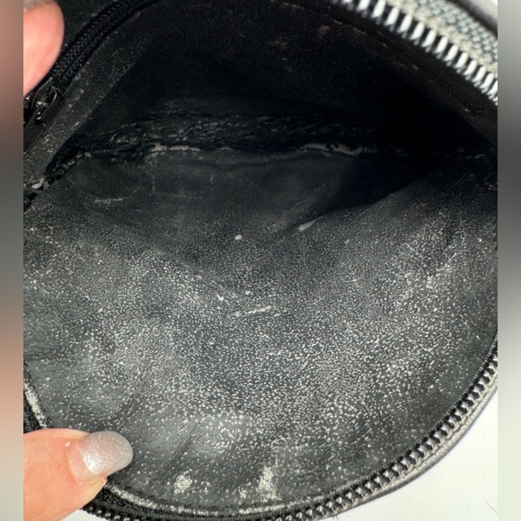 Bally-Authentic-Black Leather rounded Crossbody - Picture 13 of 14